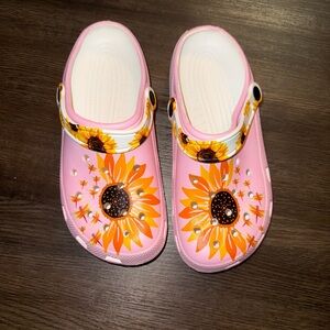 NWOT Pink and Orange Sunflower clogs with Ventilation